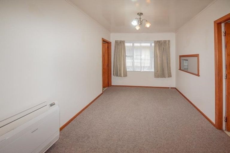 Photo of property in 23 Oswald Crescent, Paparangi, Wellington, 6037