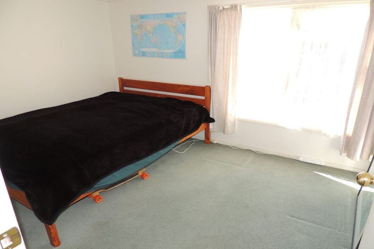 Photo of property in 18 Lavelle Road, Henderson, Auckland, 0612