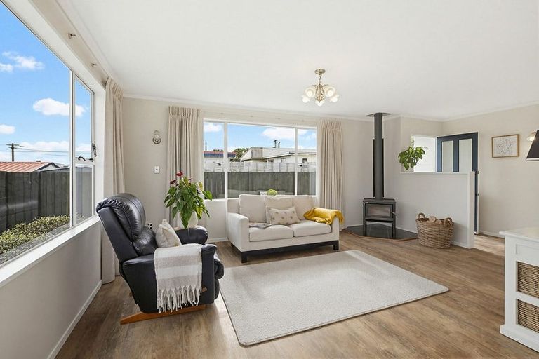 Photo of property in 30a Coates Street, Tawa, Wellington, 5028