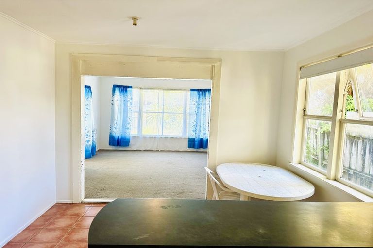 Photo of property in 57 Rathgar Road, Henderson, Auckland, 0610