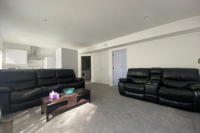 Photo of property in 1/17 Robin Lane, Browns Bay, Auckland, 0630