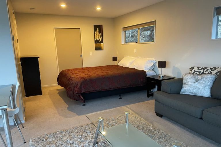 Photo of property in 15 Pinelands Avenue, Seatoun, Wellington, 6022