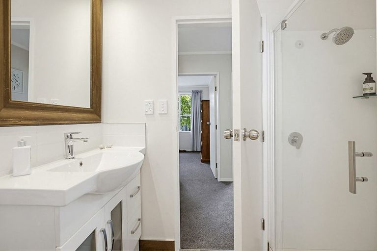 Photo of property in 30a Coates Street, Tawa, Wellington, 5028