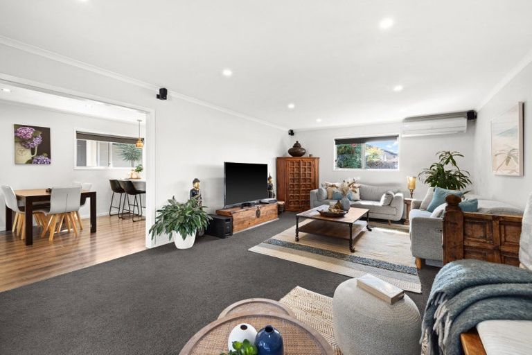 Photo of property in 9 Hinton Road, Taradale, Napier, 4112