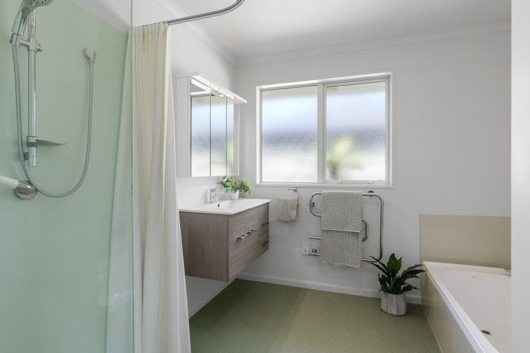 Photo of property in 74 Wilsons Road, Saint Martins, Christchurch, 8022