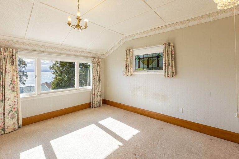 Photo of property in 33 Seapoint Road, Bluff Hill, Napier, 4110