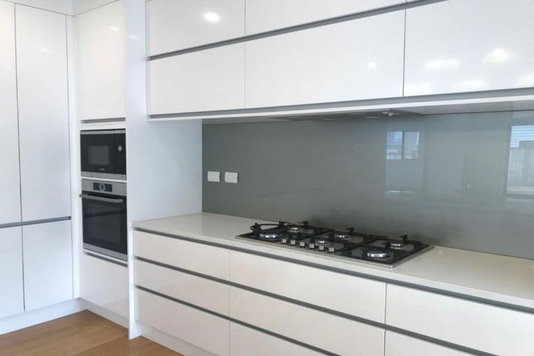 Photo of property in 18 Spyglass Street, Red Beach, 0932