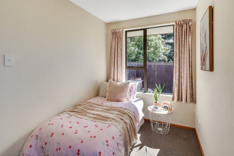 Photo of property in 8 Algie Place, Avonhead, Christchurch, 8042