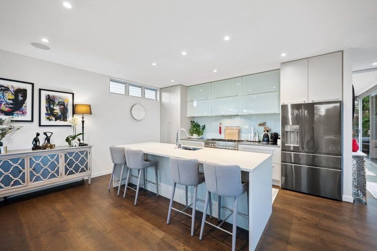 Photo of property in 2/2a Earnoch Avenue, Takapuna, Auckland, 0622
