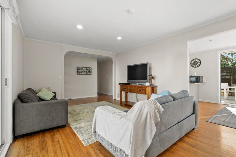 Photo of property in 2 Bernard Street, Papatoetoe, Auckland, 2025