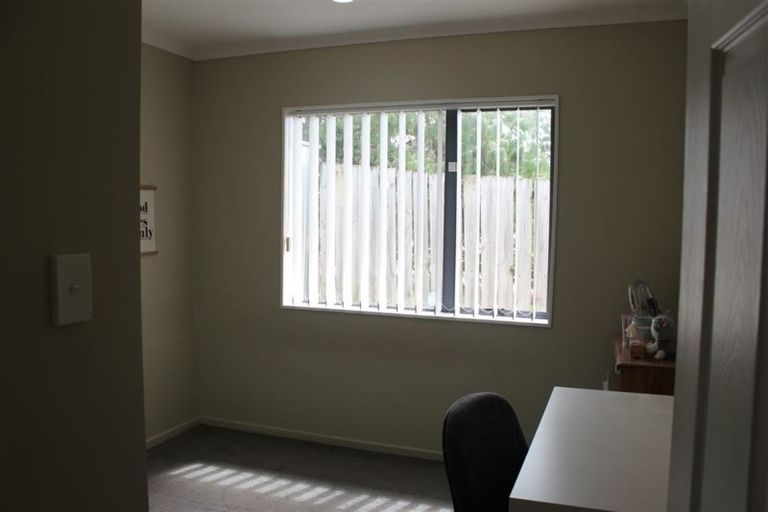 Photo of property in 13 Exotic Place, Massey, Auckland, 0614