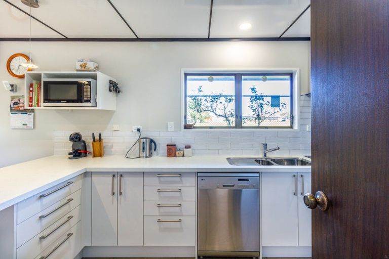 Photo of property in 22 Anzac Avenue, Onekawa, Napier, 4110