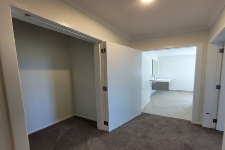 Photo of property in 16 Topsail Way, Whitby, Porirua, 5024