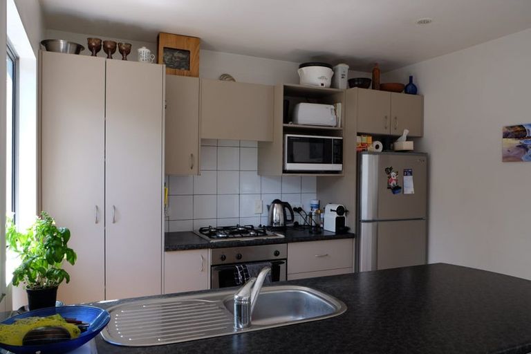 Photo of property in 22 Gatman Street, Birkdale, Auckland, 0626