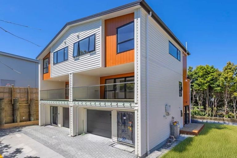 Photo of property in 6/20 William Souter Street, Forrest Hill, Auckland, 0620