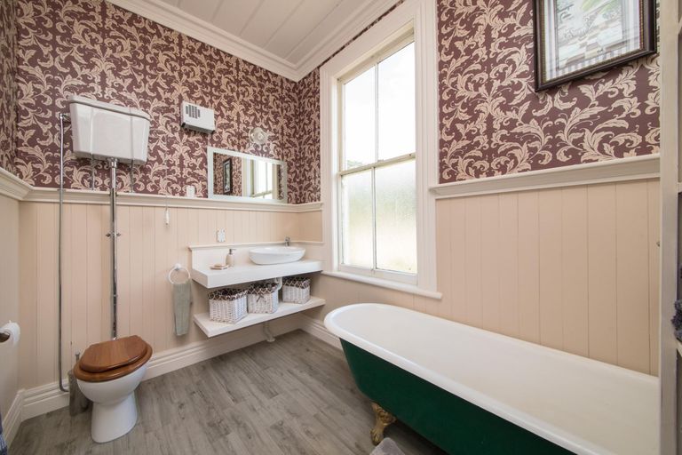 Photo of property in 310 Hewitts Road, Linton, Palmerston North, 4472