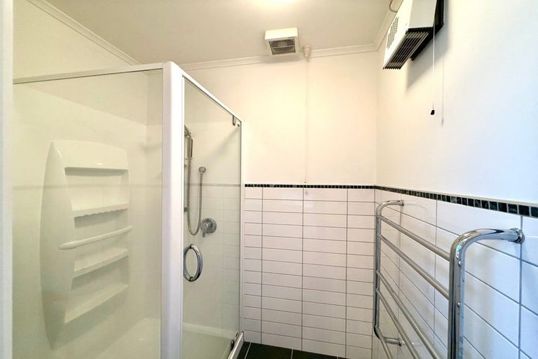 Photo of property in 21 Bidwell Place, Hillmorton, Christchurch, 8025
