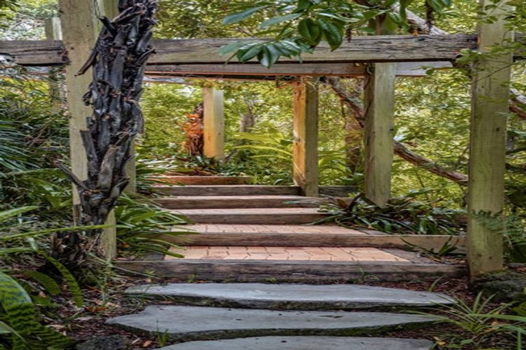 Photo of property in 34 Arapito Road, Titirangi, Auckland, 0604