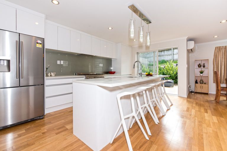 Photo of property in 102a San Marino Drive West, Henderson, Auckland, 0612