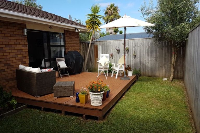 Photo of property in 1/34 Dale Crescent, Pakuranga, Auckland, 2010