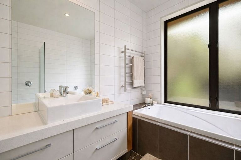 Photo of property in 5 Glengarry Court, Jacks Point, Queenstown, 9371