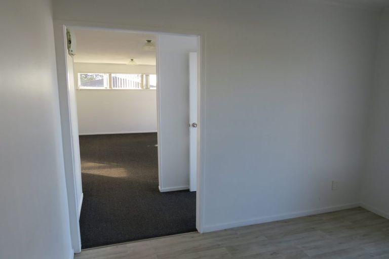 Photo of property in 3 Carbery Place, Manurewa, Auckland, 2102