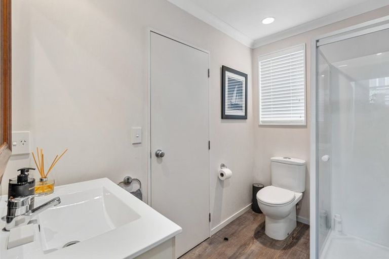 Photo of property in 17 Eaglemont Drive, East Tamaki Heights, Auckland, 2016