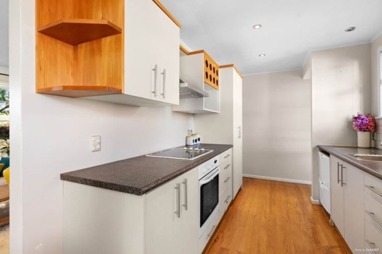 Photo of property in 43 Tirimoana Road, Te Atatu South, Auckland, 0602
