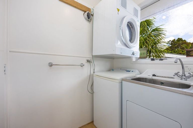 Photo of property in 98 Gallony Avenue, Massey, Auckland, 0614