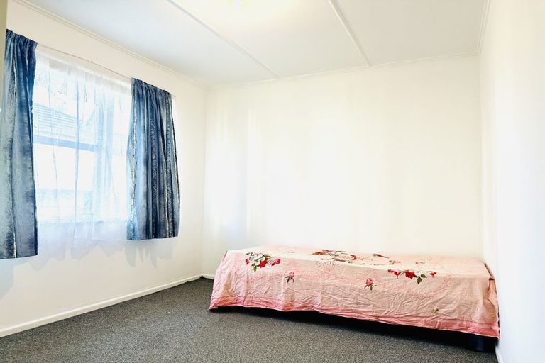 Photo of property in 57 Rathgar Road, Henderson, Auckland, 0610