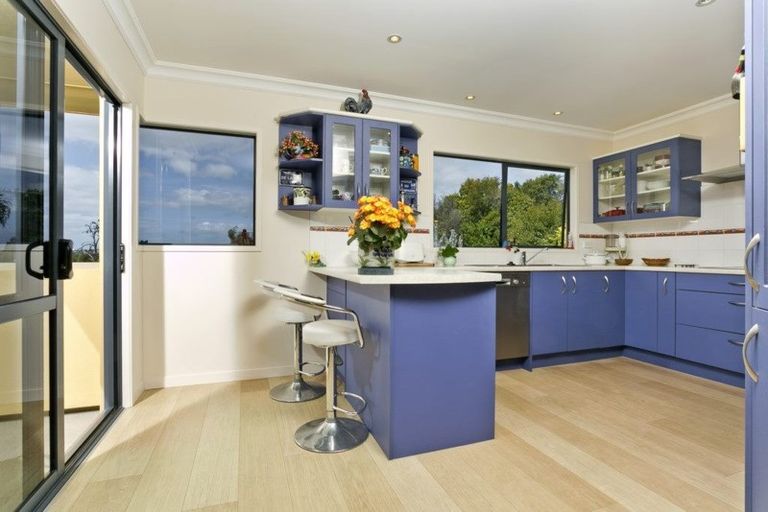 Photo of property in 1a Lake Road, Northcote, Auckland, 0627