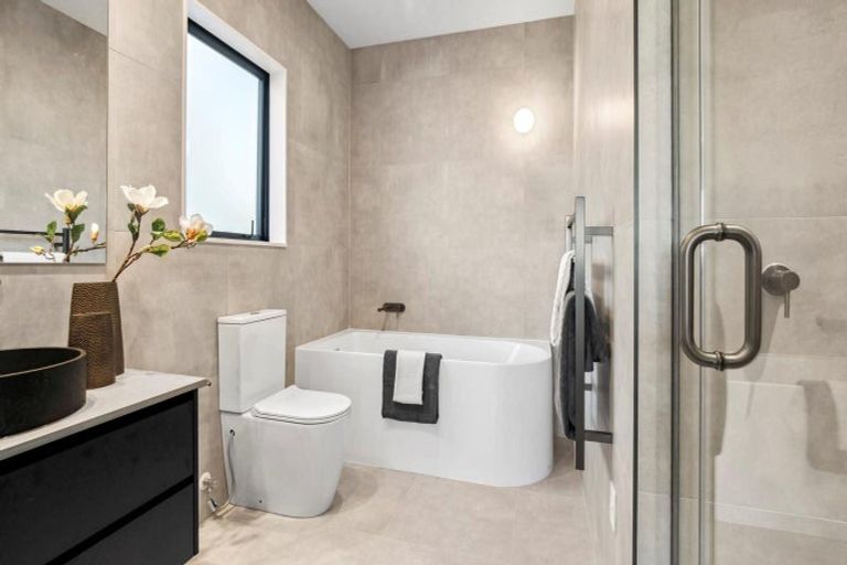 Photo of property in 22 Pukeko Road, Hobsonville, 0616