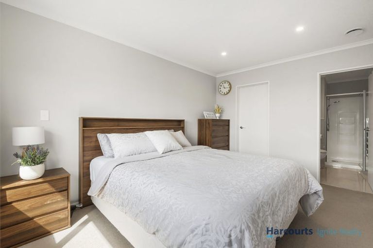 Photo of property in 7 Samuel Cassidy Avenue, Swanson, Auckland, 0614