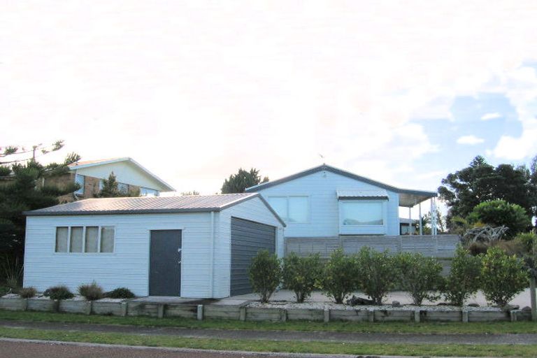 Photo of property in 10 Mccormick Place, Pauanui, Hikuai, 3579