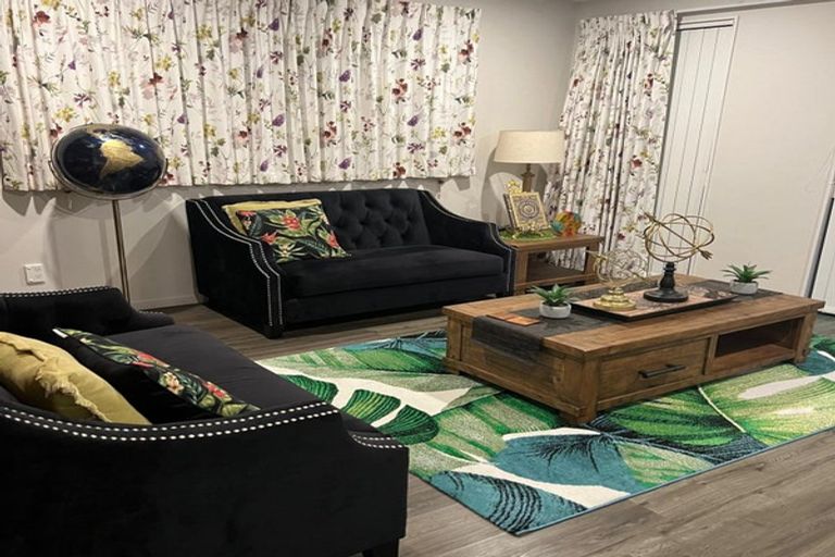 Photo of property in 714a Massey Road, Mangere, Auckland, 2022