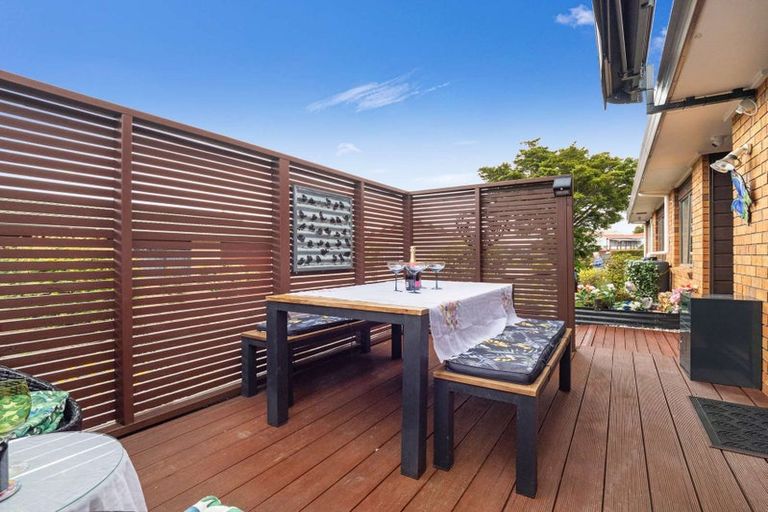 Photo of property in 42 Bodi Place, Te Atatu South, Auckland, 0610