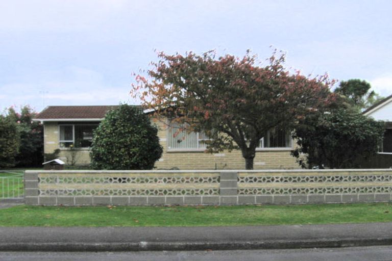 Photo of property in 12 Oriwa Street, Waikanae, 5036