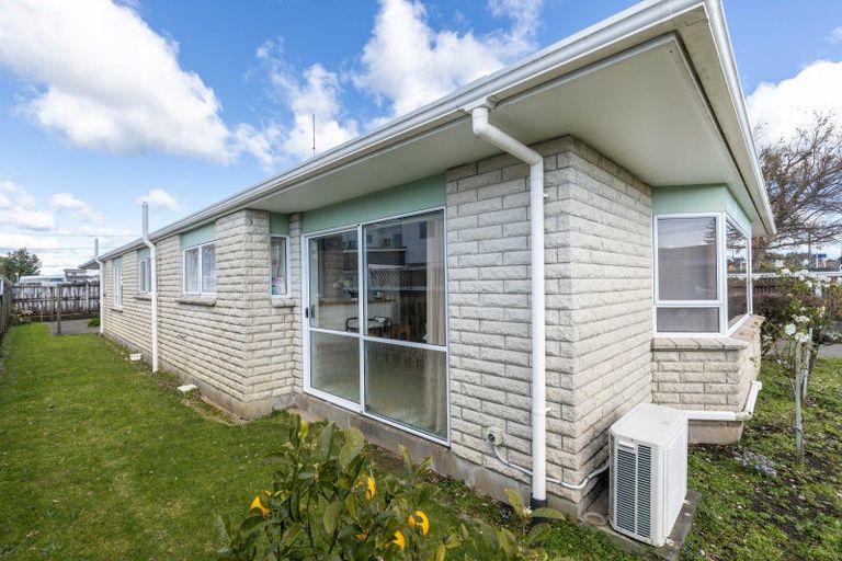 Photo of property in 103 Tukapa Street, Westown, New Plymouth, 4310