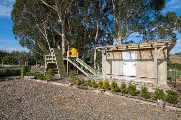 Photo of property in 310 Hewitts Road, Linton, Palmerston North, 4472