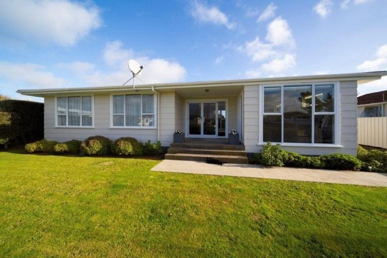 Photo of property in 33 Kamahi Avenue, Hawera, 4610