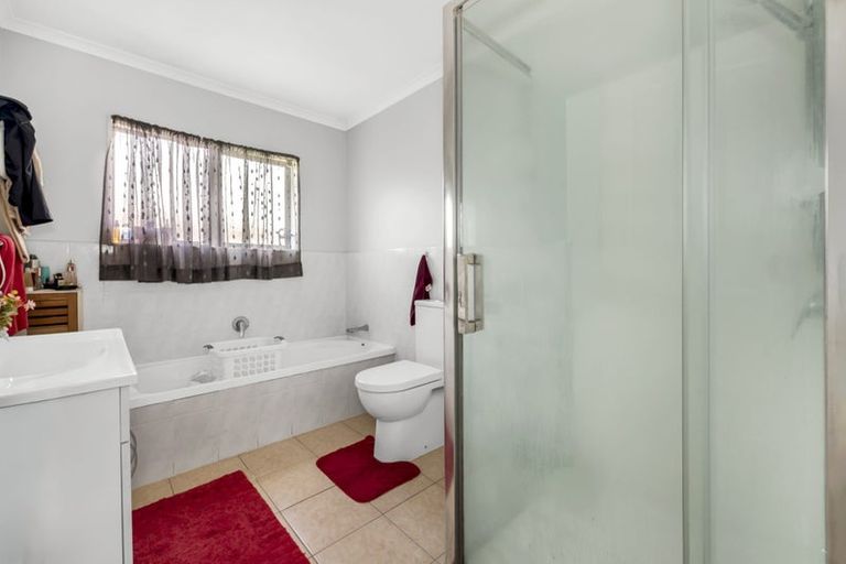 Photo of property in 548 Massey Road, Mangere, Auckland, 2022