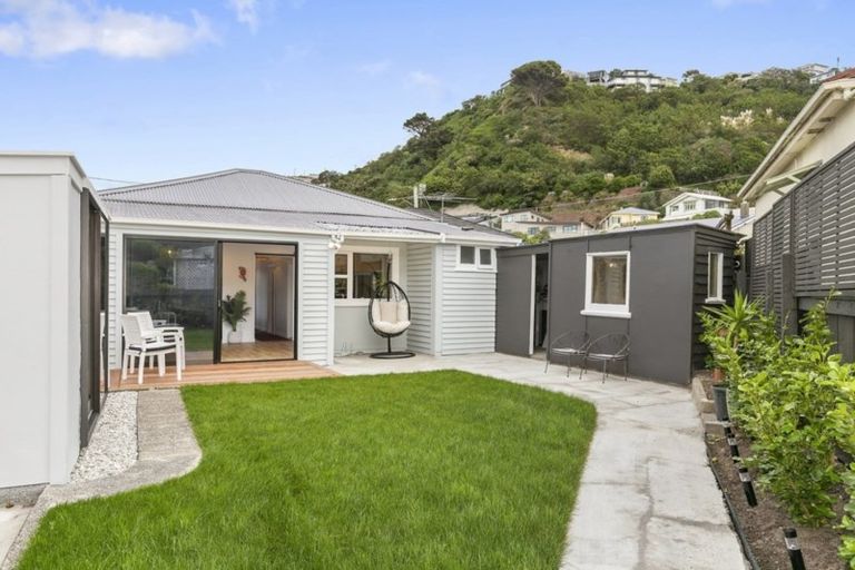 Photo of property in 40 Rua Street, Lyall Bay, Wellington, 6022