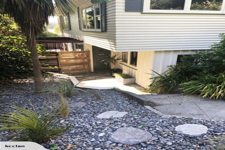 Photo of property in 4 Seaview Road, Paremata, Porirua, 5024