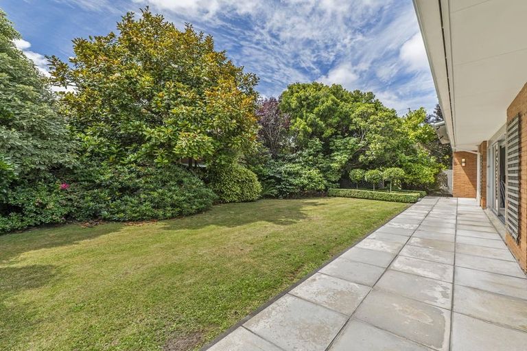 Photo of property in 39 Highfield Place, Avonhead, Christchurch, 8042