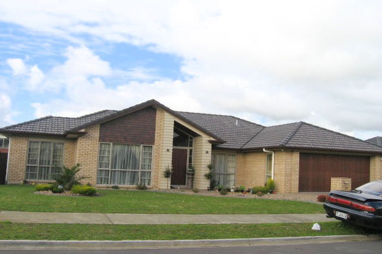 Photo of property in 10 Cambrian Crescent, Flat Bush, Auckland, 2016