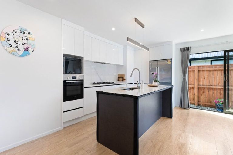 Photo of property in 24 Opouatu Avenue, Glenbrook, 2681