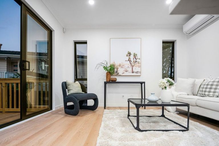 Photo of property in 24b Scarlock Avenue, Browns Bay, Auckland, 0630