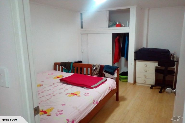 Photo of property in 21 Oaktree Avenue, Browns Bay, Auckland, 0630