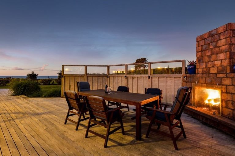 Photo of property in 957 Main Road North, Onaero, Waitara, 4383