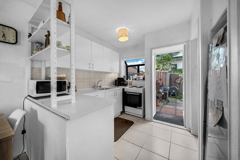 Photo of property in 2/7 Don Street, Papakura, 2110